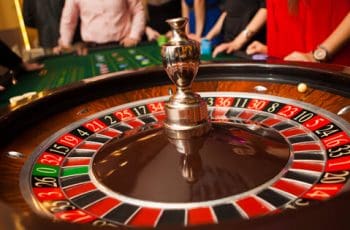 Học lỏm những kỹ xảo giúp bạn thắng game Roulette