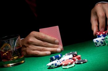 Phân tích một số chiến thuật được sử dụng trong Blackjack