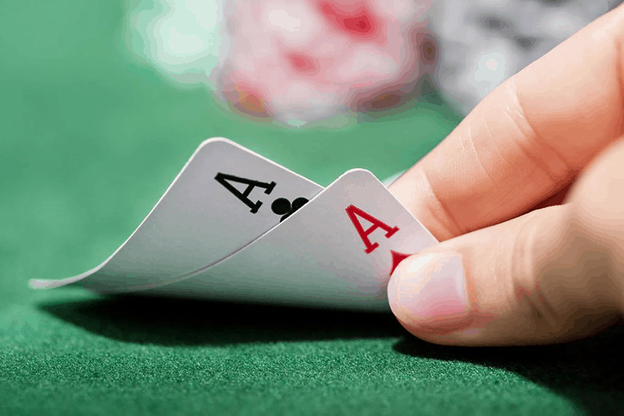 cac hang bai poker co gi dac biet?