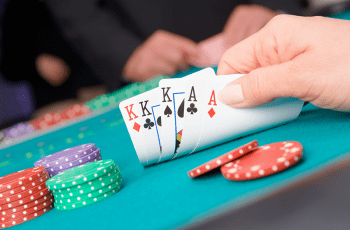 Hướng dẫn người chơi tiếp cận Poker một cách dễ dàng