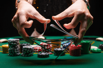 Tìm hiểu một số kinh nghiệm chơi Poker đánh bại đối thủ