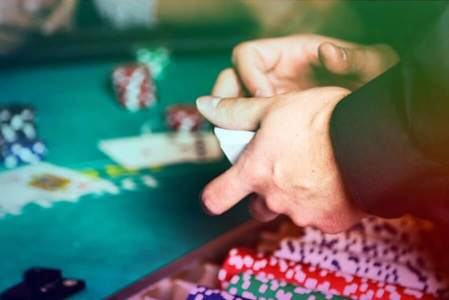 Phép lịch sự và một số lưu ý khi chơi tại bàn cược Poker