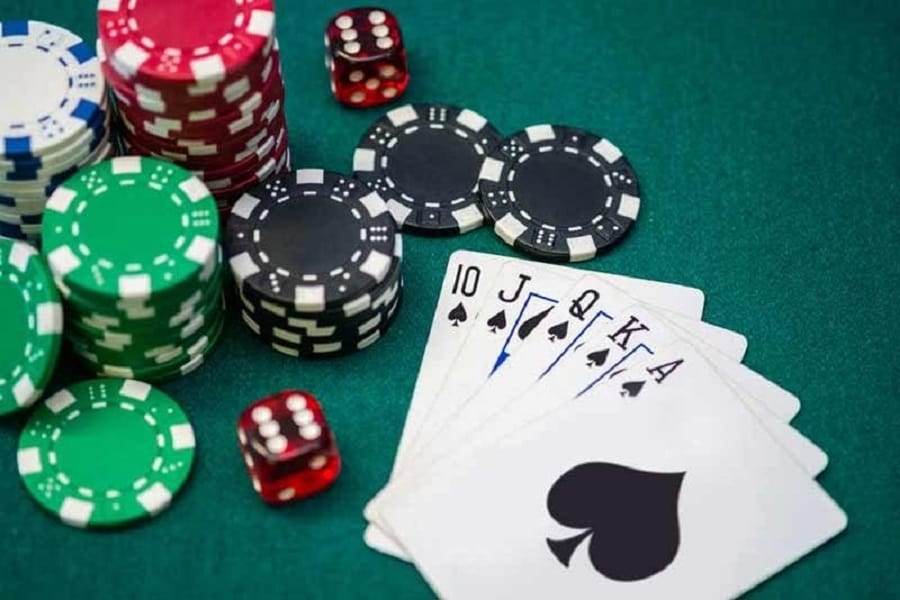 Đâu là những quyết định sai lầm tệ hại nhất của người chơi Blackjack